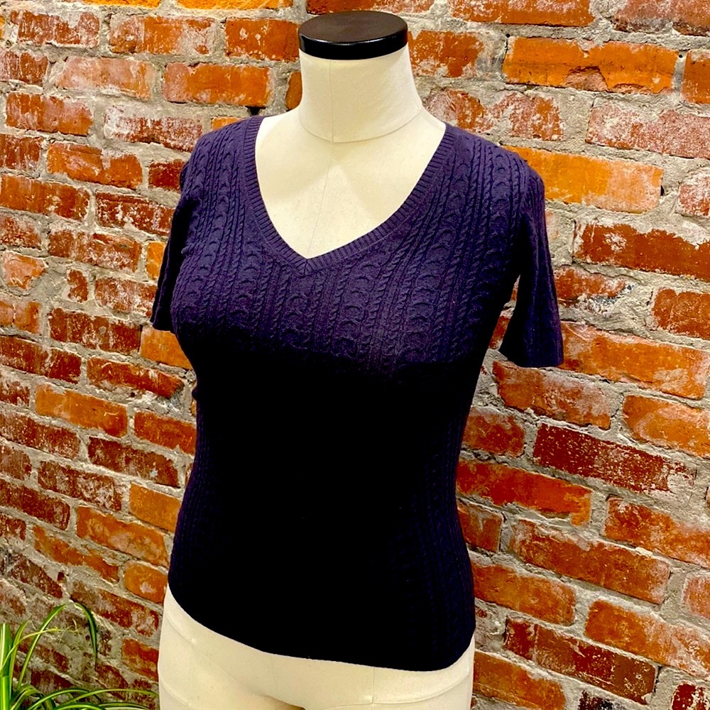 🔥New addition BCBG cable knit sweater